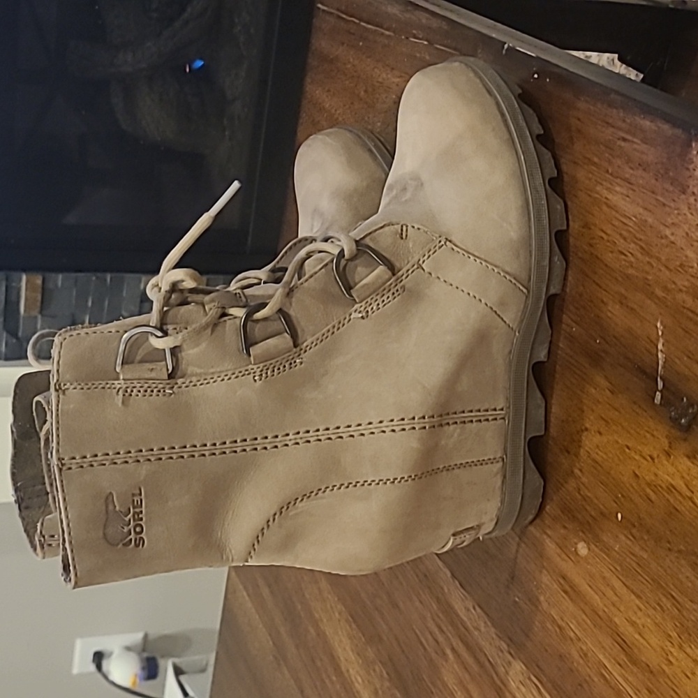 Sorel Women's Joan of Arctic Wedge II Boots Ash Brown Size 8 Mid-Calf.  Like New